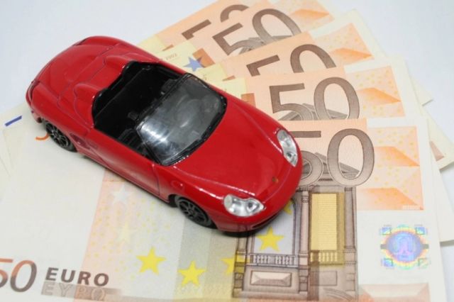 Preț mic, riscuri mari? Cum îți dai seama dacă o asigurare RCA ieftină ascunde probleme