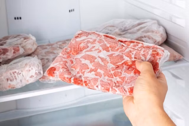 Alimentele care își pierd gustul și textura în congelator. Cât timp le poți depozita fără să prezinte vreun risc