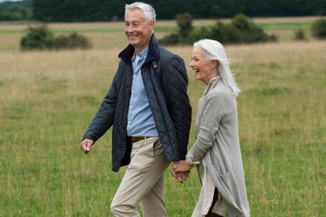 Oamenii vor trăi mai mult. 80 de ani ar putea deveni noul 60 în viitorul apropiat. Ce spun specialiștii