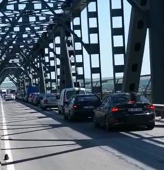 Trafic suspendat pe Podul Prieteniei Giurgiu-Ruse. Ce rute alternative recomandă autoritățile