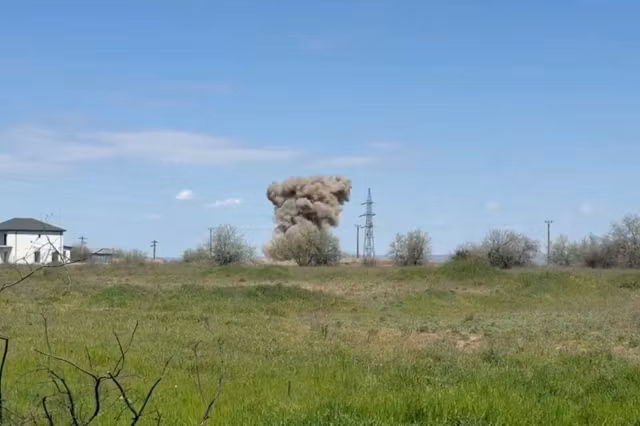 Imagini cu momentul în care drona rusească, cu încărcătură explozibilă, a fost detonată. Resturi de dronă, descoperite și în județul Tulcea 