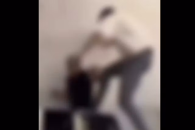 Imagini șocante de la un majorat: Consilier local, implicat într-o bătaie cu sărbătoriții și invitații