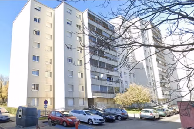Tragedie într-un bloc din Franța: trei morți și mai mulți răniți după un incendiu izbucnit la periferia orașului Lyon - VIDEO
