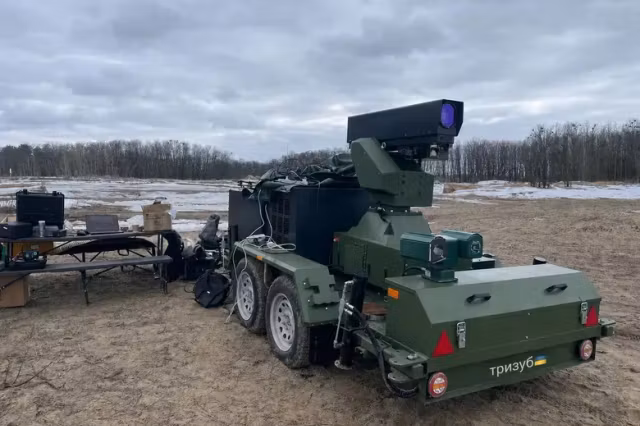 Ucraina scoate pe front arma SF care sperie Rusia. Laserul „Trident” poate distruge drone de la 5 kilometri