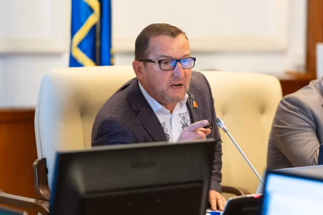 Călin Matieș (deputat AUR): „Proiectul AUR pentru subvenționarea laptelui ecologic merge mai departe cu susținerea tuturor partidelor parlamentare”