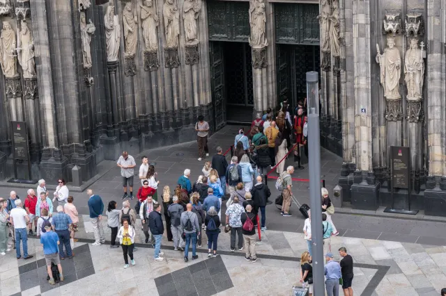 Unul dintre cele mai vizitate obiective turistice din Europa introduce taxă de intrare. Ce excepții există pentru turiști
