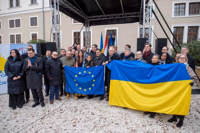 UE strânge șurubul: Bărbații ucraineni care fug de război ar putea rămâne fără drepturile de refugiați
