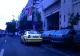 Taxi parcat pe şosea
