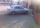 Maşină parcată pe trotuar