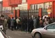Zeci de mame din Capitală stau ore întregi la coadă pentru a obţine actele de indemnizaţie