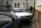 Pietonii nu mai au pe unde să circule