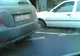 O maşină din Tg. Mureş, înfundată într-o groapă cu pietriş