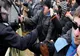 Protestele violente se extind în Europa de Est