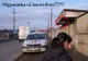 Maşina poliţiei parcată în staţia de autobuz