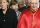 Merkel şi Papa, dezbinaţi de episcopul negaţionist      