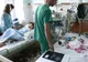 NewsIn: Absolvenţii de medicină vor putea profesa după doi ani de stagiatură