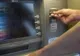 Două persoane au fost prinse în Capitală, în timp ce încercau să fure din bancomate