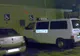 Maşini ale Poliţiei Române parcate pe locuri rezervate handicapeţilor