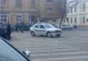 O maşină a poliţiei a fost parcată pe trecerea de pietoni