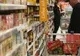 Ordonanţa care va scădea preţurile în hipermarketuri ar putea fi aprobată săptămâna viitoare
