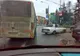 Un şofer a blocat o bandă de circulaţie în centrul Bacăului