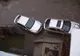 Un şofer a blocat intrarea într-un bloc din Suceava