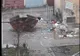 Mormane de gunoi zac lângă un loc de joacă amenajat pentru copii, în Câmpia Turzii