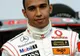 Formula 1: Campionul mondial Lewis Hamilton, decorat de Regina Marii Britanii