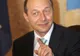 Băsescu sugerează statului să termine blocurile firmelor private