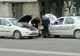 Târgu-Mureș, un polițist ajută un trecător