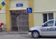 Parcat pe locurile pentru persoanele cu dizabilităţi