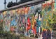 Picturile murale de pe rămăşiţele Zidului Berlinului vor fi restaurate