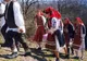 Fetele din Bistriţa-Năsăud sunt stropite cu parfum în a doua zi de Paşte 
