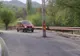 În Alba, constructorii au uitat un stâlp în mijlocul drumului