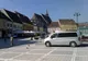 Piaţa Sfatului din Braşov este traversată de autoturisme
