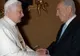 Preşedintele israelian i s-a adresat Papei în latină la sosirea acestuia la Tel Aviv