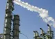 Canalizarea Rafinăriei Vega Ploieşti a refulat din cauza ploii, poluând zona cu produse petroliere