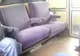 O piatră sprijină un scaun, în trenurile CFR-ului