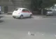 Maşini staţionate pe trecerea de pietoni, în Arad