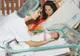 Tot mai multe femei preferă să nască în clinici particulare