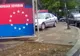 Afiş electoral amplasat pe trotuar în sectorul 4