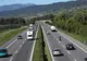 Un şofer şi-a pierdut toate cele patru cauciuri în timp ce rula pe o autostradă