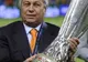 Mircea Lucescu şi Răzvan Raţ au fost decoraţi de preşedintele Băsescu pentru câştigarea Cupei UEFA