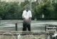 Un bărbat a fost filmat când urina într-una dintre fântânile arteziene de la Piaţa Unirii. VEZI VIDEO