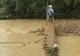 Calea ferată care trece prin localitatea Ilva Mică, judeţul Bistriţa, a fost inundată în urma unei ploi torenţiale