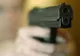 Un tânăr de 28 de ani a fost împuşcat mortal de un poliţist pentru că asculta muzica prea tare