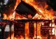 Un incendiu uriaş a mistuit un depozit de recuzită la Studiourile Mediapro. Un pompier a fost rănit