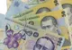 Cursul de referinţă coboară uşor, la 4,2298 lei/euro, în urma unor tranzacţii reduse în piaţă