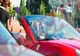 Vedetele Top Gear, blocate în trafic şi asaltate de cerşetorii români - VEZI FOTO