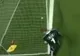 VIDEO / Goolkeeper-ul lui IFK Goteborg îşi reduce dimensiunile porţii în timpul meciurilor!